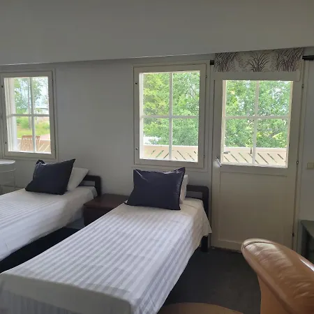 Hotel Basto & Konferens 3*